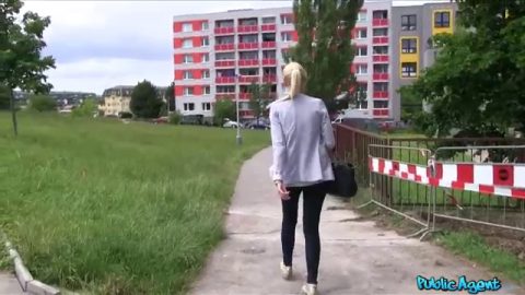Public Agent - Karol Lilien (Blonde with big boobs has outdoor sex in public)