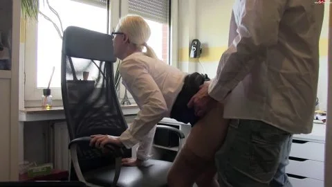 My Dirty Hobby - Blondehexe - B roschlampe l sst sich ficken f r mehr Gehalt