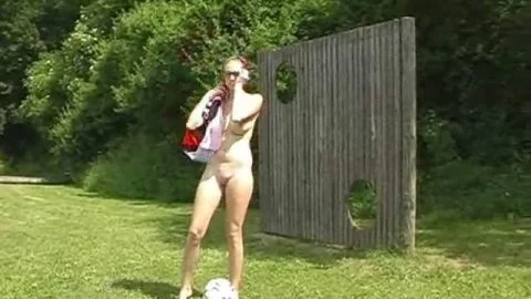 My Dirty Hobby - FrankfurterTitten - Nackt Torwand schiessen