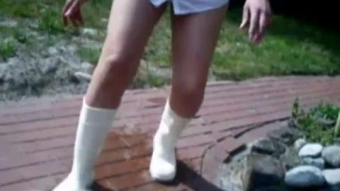 My Dirty Hobby - Hotlive28 - Weisse Gummistiefel vom User eingeweiht